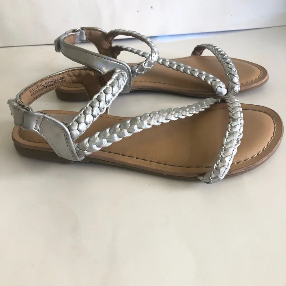 DV Dolce Vita Cassie Girls Silver Iridescent. Braided Straps Sandal Size 2